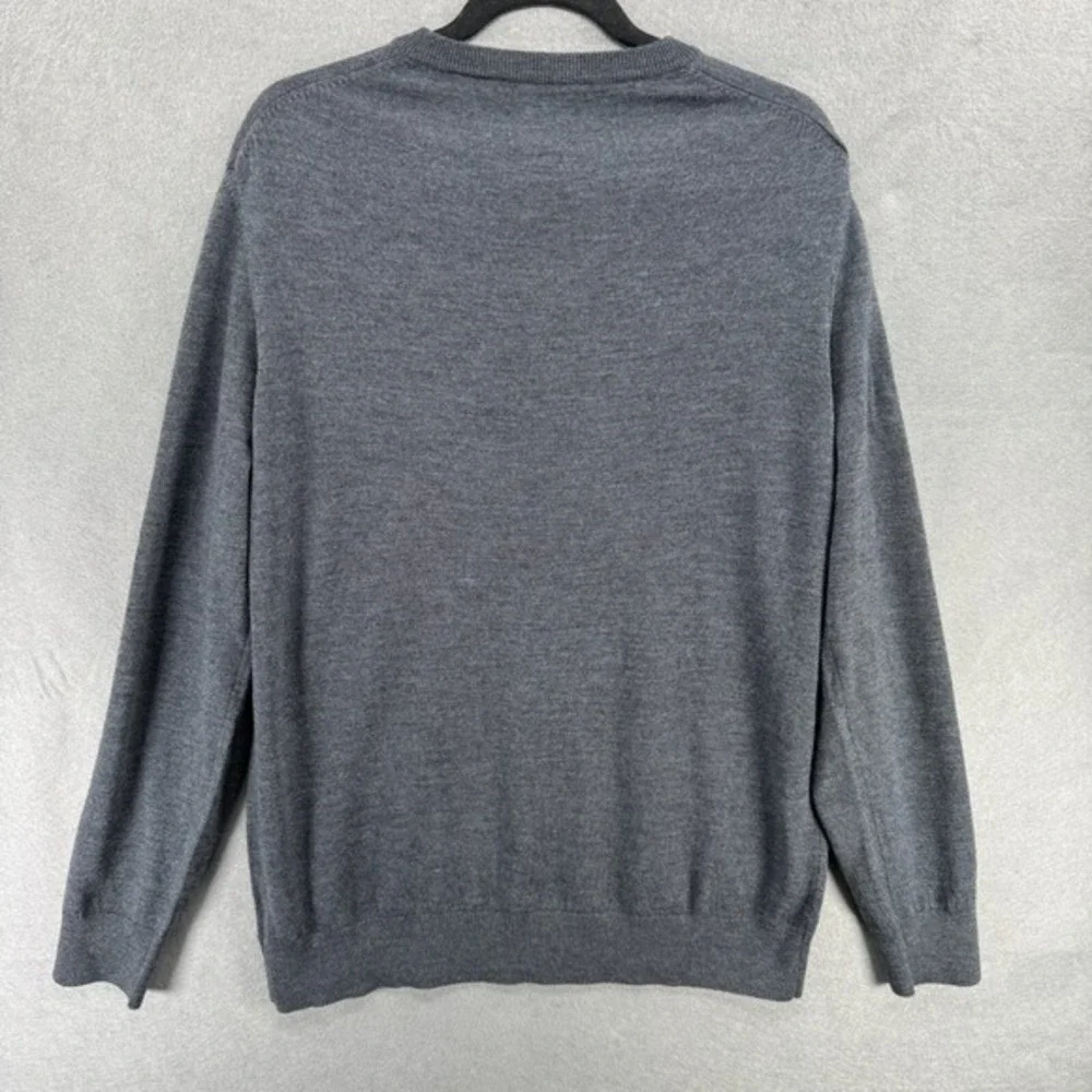 UNTUCKit Mens Spitler Sweater Size Medium‎ Gray V-Neck 100% Merino Wool Pullover